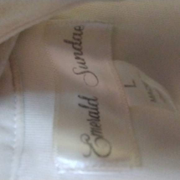 Dress - Picture 3 of 3